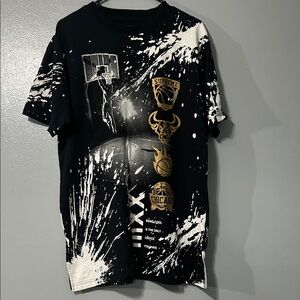 Bare Fox graphic tee